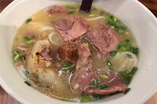 里巷烟火泥锅牛肉粉