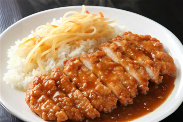 卧龙阁牛肉鸡排饭