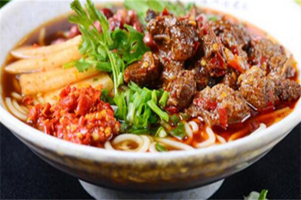 三个颜色牛肉炖粉