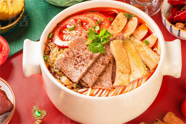 炸舌泡椒牛肉米粉 炸舌泡椒牛肉米粉