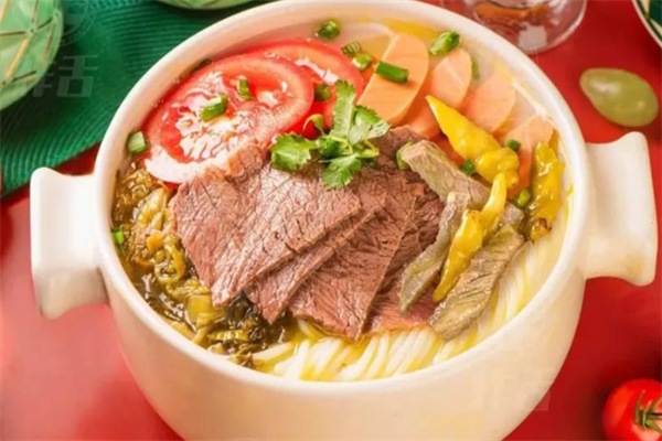 炸舌泡椒牛肉米粉 炸舌泡椒牛肉米粉