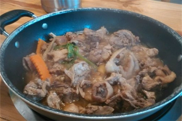 松鼎山鸡中餐