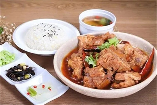天香排骨米饭