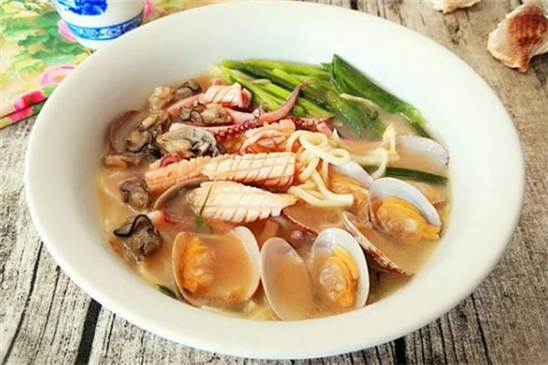 四海海鲜焖面