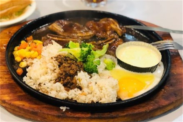 一品铁板饭