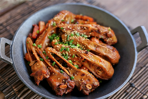 馋嘴干锅辣鸭头