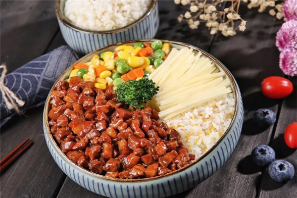 蛮牛肉肉饭