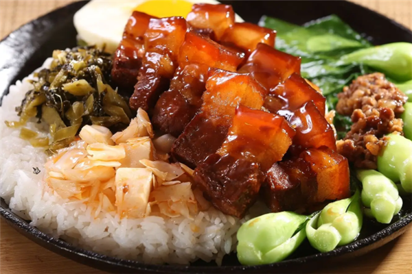 蛮牛肉肉饭
