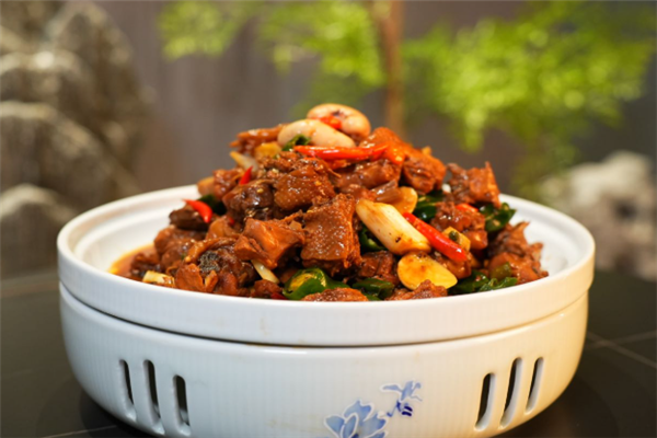 鲁二胖临沂炒鸡