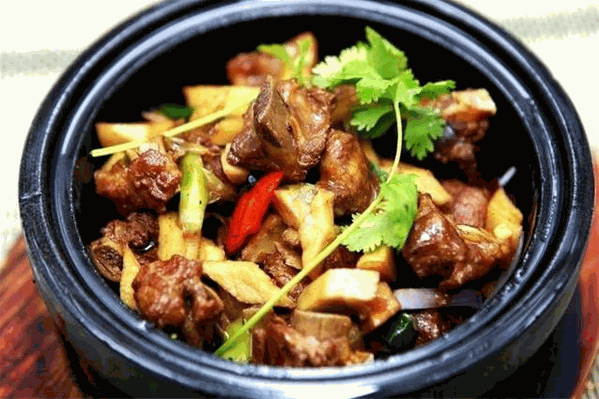 清远脆香鸡煲
