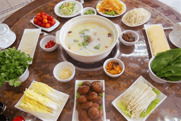 鸡宝煲药膳火锅
