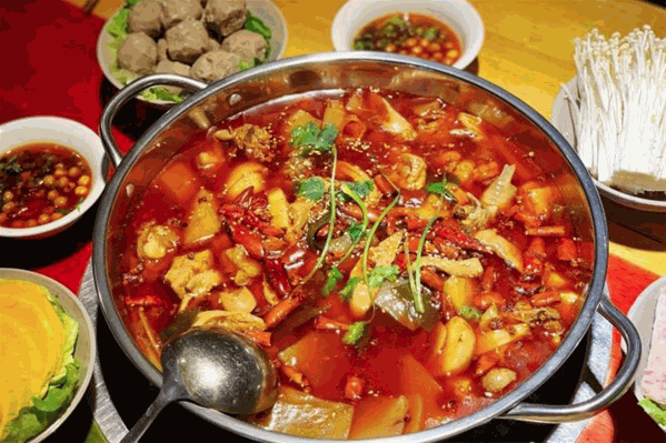 姐妹肥肠鸡火锅