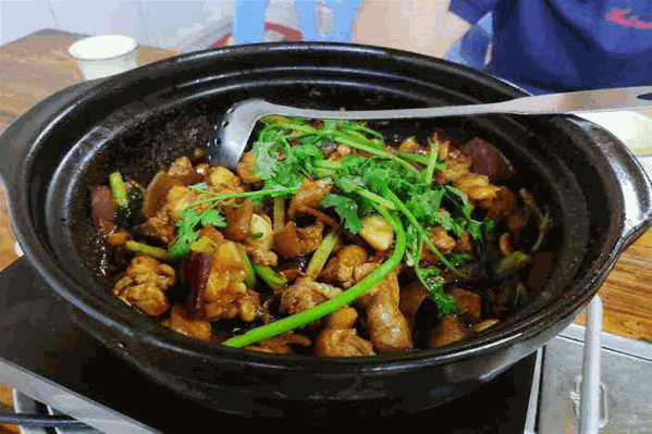 洪湖活鱼馆鸡煲王