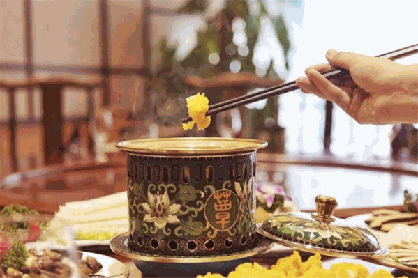 小背篓菌火锅