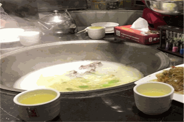 公安牛肉火锅店