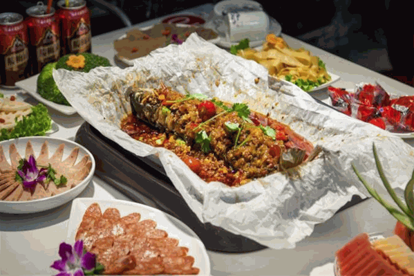 重庆纸包鱼火锅