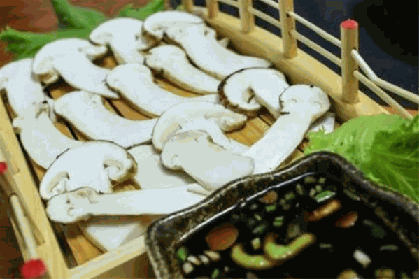 菌王村