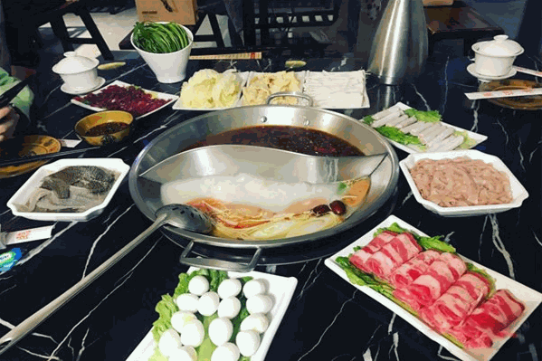 黄记重庆宽板凳老火锅