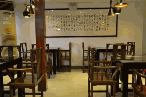 土黄牛火锅店