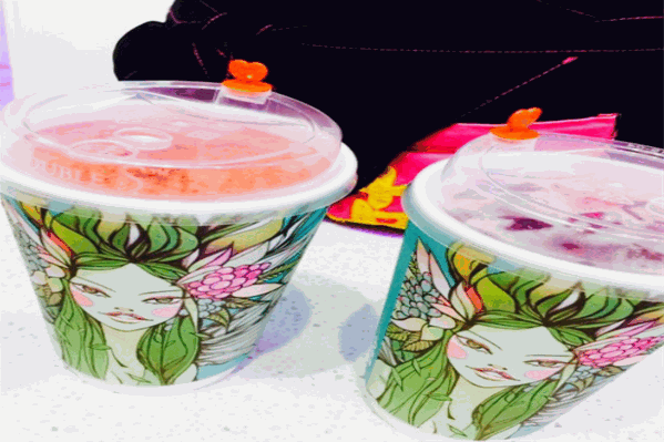 莓兽奶茶