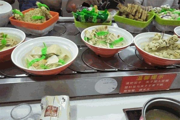 程大个旋转串串吧
