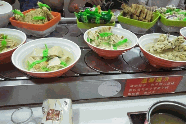 程大个旋转串串吧
