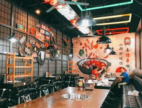 厂外香钢管厂小郡肝串串香