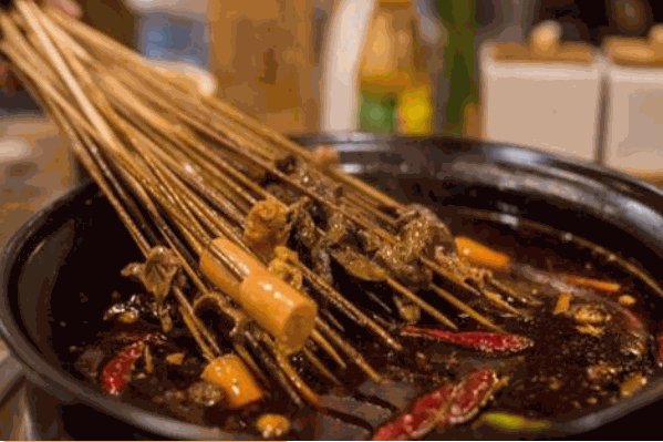 签手砂锅串串香