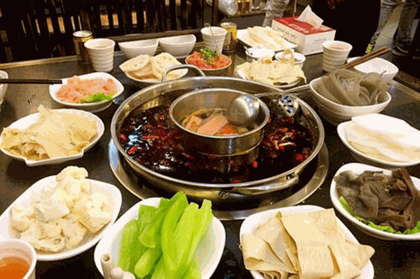 巴士火锅串串香