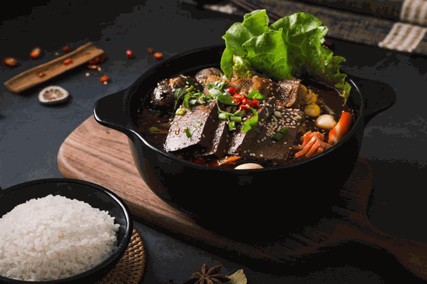 辣美眉麻辣烫