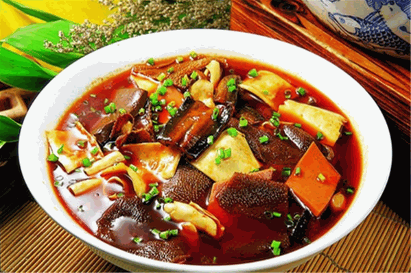 雄赳赳麻辣烫