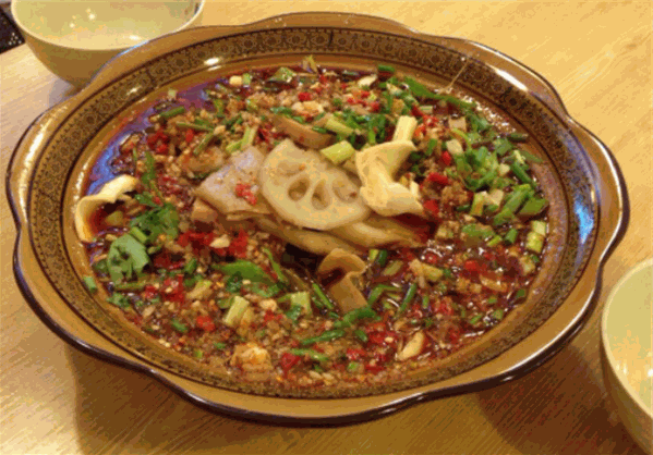 小巷里冒菜
