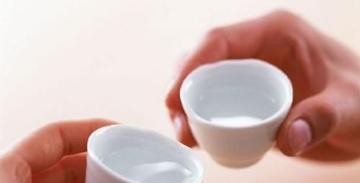 男性开品牌白酒加盟店如何宣传能提高人气?