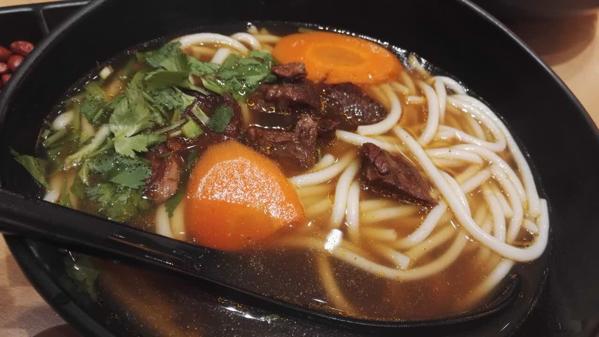 三千粉牛肉米粉 三千粉牛肉米粉