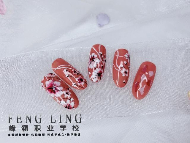 峰翎美甲