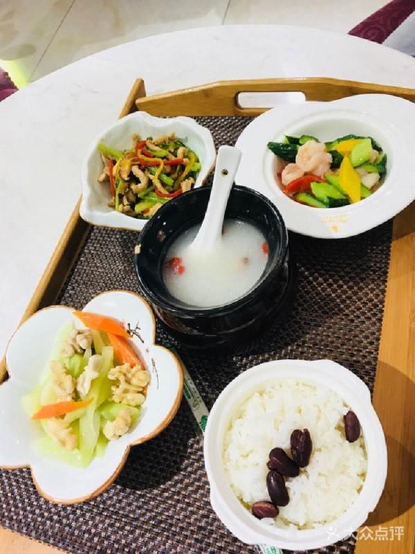 秦润 秦润