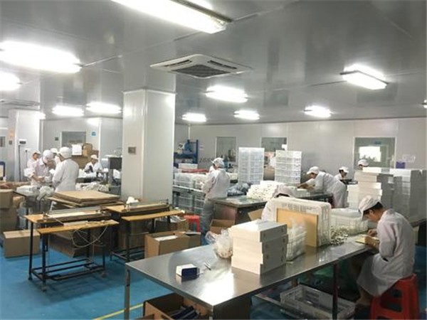 重生化妆品