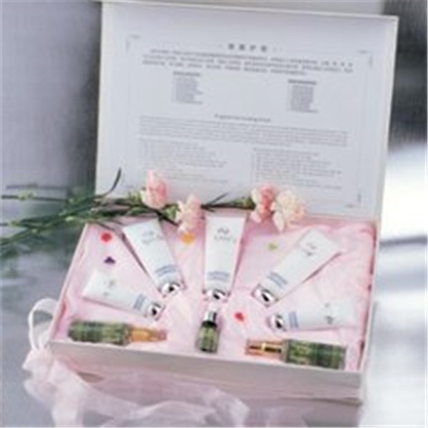 丽雅兰姬化妆品