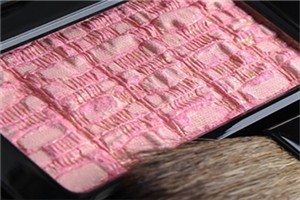 全亚化妆品